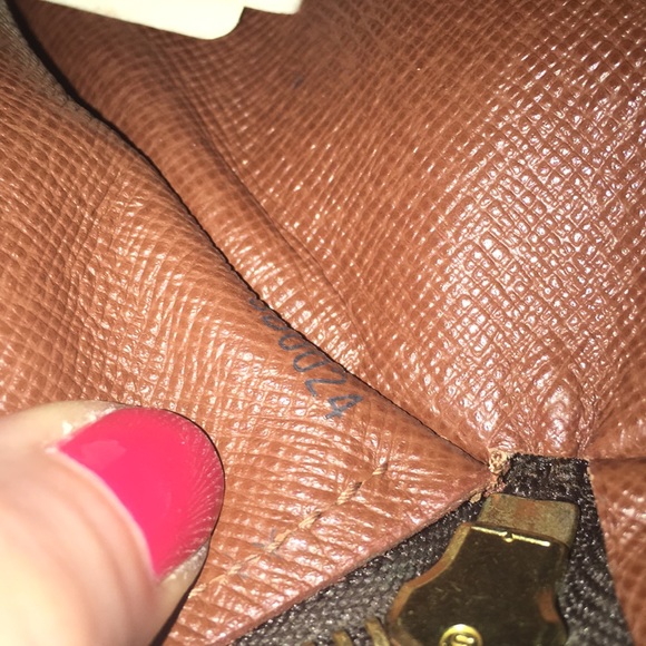 Authentic Louis Vuitton Monogram Papillon 30 Bag - Picture 7 of 7